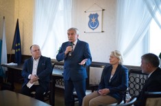 Od lewej: dr L. Kisiel, prof. M. Gosztyła, dr inż. M. Kłos,