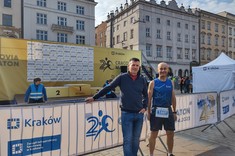 Mgr inż. M. Tendera i dr inż. R. Jakubowski na Festiwalu Biegowym w Krakowie,