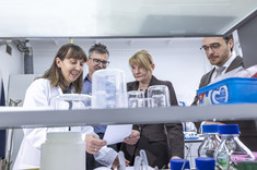 Od lewej: dr inż. Izabela Poplewska, dr inż. Roman Bochenek, prof. dr hab. inż. Dorota Antos, dr inż. Bartłomiej Filip,