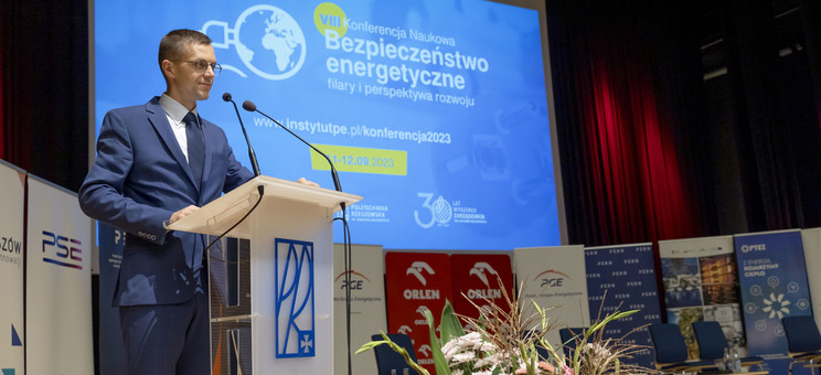 prof. PRz M. Ruszel,