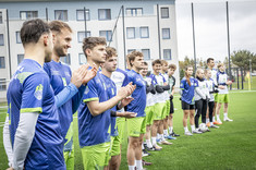 Zawodnicy sekcji sportowych przed meczem podczas otwarcia nowego kompleksu sportowego Politechniki Rzeszowskiej,