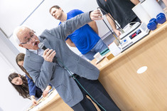 Prof. PRz T. Więcek,